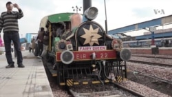 World’s Oldest Functioning Steam Engine Hauls Tourists in India
