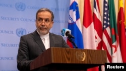 Menteri Luar Negeri Iran Abbas Araghchi berbicara kepada media di markas besar PBB di New York City, AS, 25 September 2024. (David Dee Delgado/REUTERS)