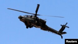 Helikopter Mesir melakukan operasi di Sinai untuk menggempur persembunyian militan Islam (foto: dok). 