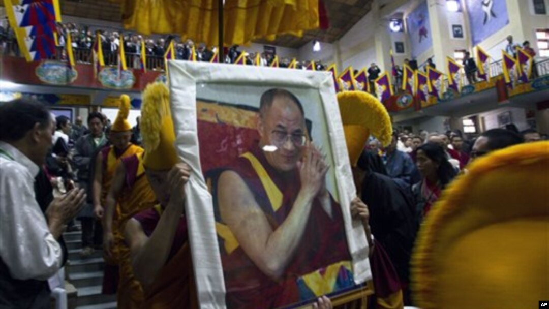 Sekitar 400 delegasi bertemu di kota Dharamsala, India Utara, untuk mengikuti Sidang Umum Istimewa Warga Tibet hari Selasa (25/9).
