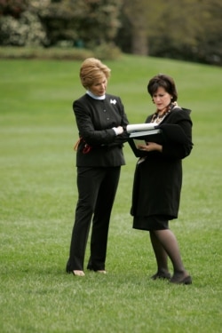 Anita McBride with then-first lady Laura Bush. (White House Photo)