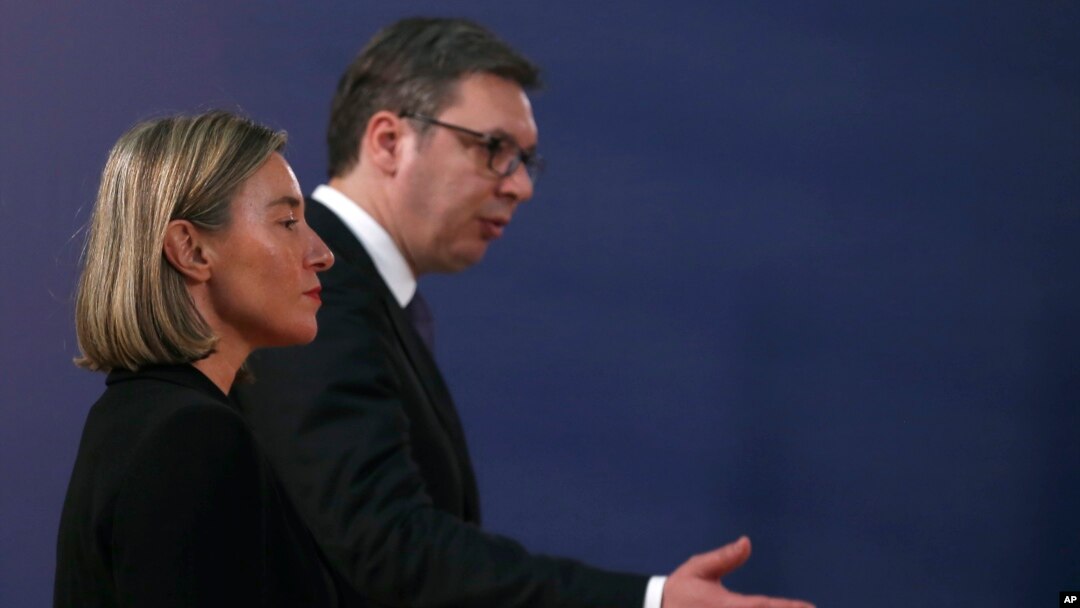 Predsednik Srbije Aleksandar Vučić sa visokom predstavnicom EU za spoljnu politiku i bezbednost, Federikom Mogerini, u Beogradu, 19. aprila 2018. 