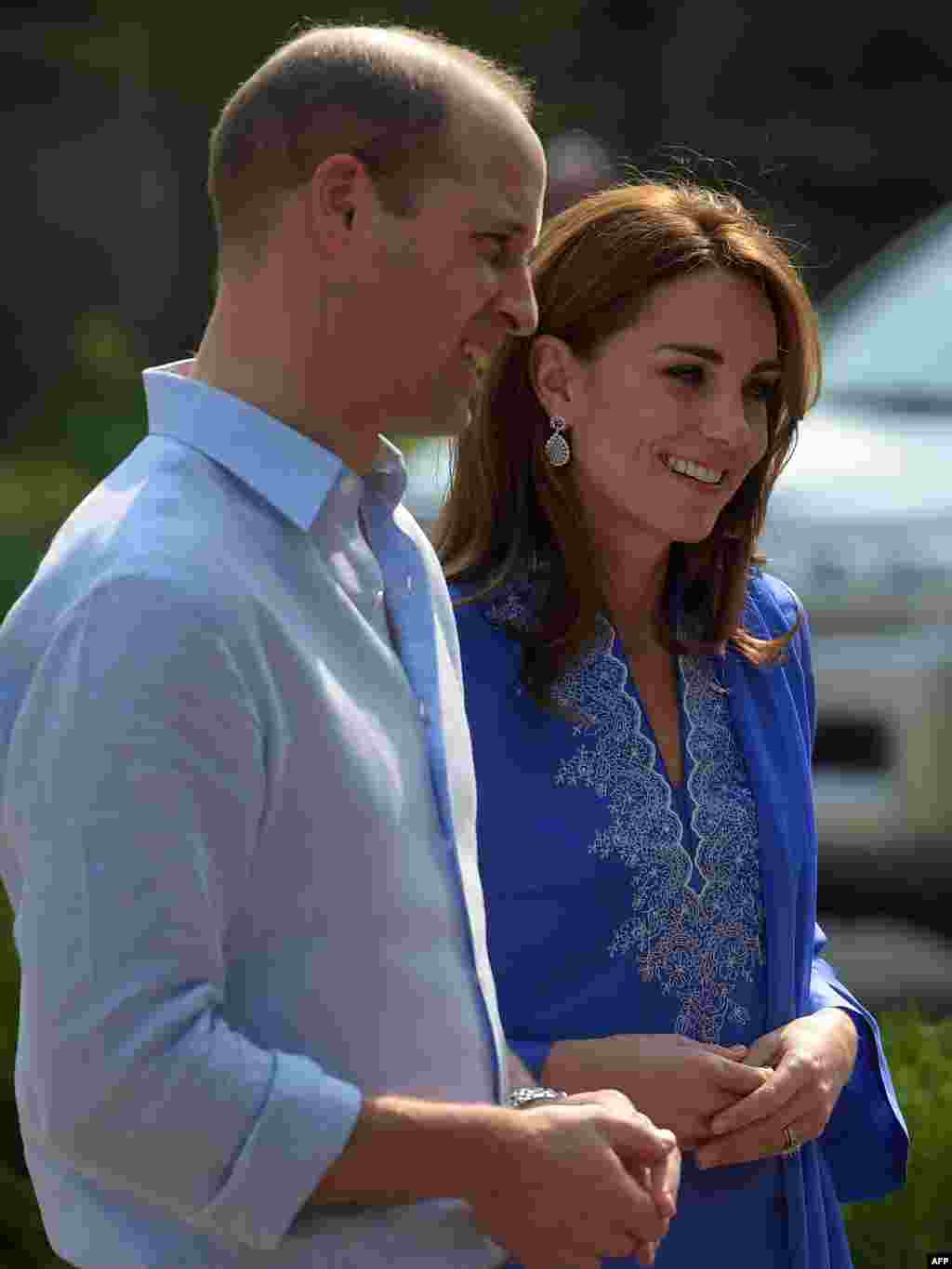 برطانوی شاہی جوڑے نے اس سے قبل ایوانِ صدر میں صدرِ مملکت عارف علوی سے بھی ملاقات کی۔ صدر عارف علوی نے ملاقات کے دوران ذہنی امراض، موسمیاتی تبدیلیوں اور غربت کے خاتمے کے لیے شاہی خاندان کی خدمات کی تعریف کی۔ 