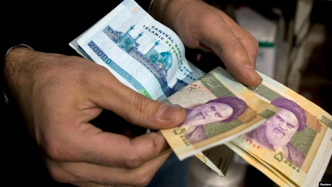 Pasangan Iran, Najva Lasheidaei dan suaminya, Vahid Behzadi, dijatuhi hukuman mati, Selasa (19/5), setelah terbukti menyelundupkan uang kontan senilai 200 juta dolar dan berupaya menyembunyikannya melalui praktik pencucian uang. (Foto: ilustrasi).