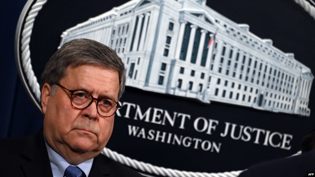 El secretario de Justicia de EE.UU., William Barr, cuestiona la inmunidad de compañías tecnológicas como Facebook y Twitter.