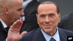 Silvio Berlusconi menghadiri pertemuan puncak Uni Eropa di Brussels , 19 Oktober 2017. 