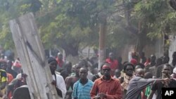 Des Sénégalais protestant contre le projet de modification constitutionnelle le 23 janvier, à Dakar