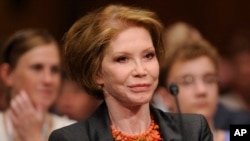 FILE - actress Mary Tyler Moore before the Senate Homeland Security and Governmental Affairs Committee hearing on Type 1 Diabetes Research on Capitol Hill in Washington. 