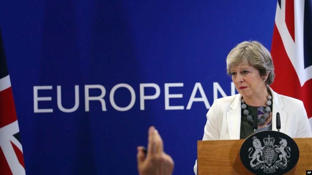 Perdana Menteri Inggris Theresa May didesak untuk mempercepat pembicaraan soal Brexit. 