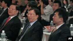 两岸文化首长聚首 (左起)中国文化部长蔡武、台湾文化总会会长刘兆玄、台湾文建会主委盛治仁