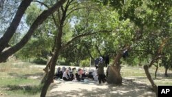 تر شنه آسمان لاندې زده کړه