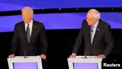 Bernie Sanders (der.) dijo en ABC que Joe Biden "lo hizo bien" en Carolina del Sur. "Veremos qué sucede el martes, pero tenemos una excelente oportunidad de ganar algunos de los estados más grandes", señaló.