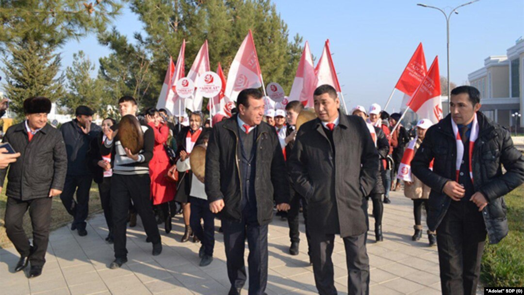 "Adolat" sotsial-demokratlar partiyasi faollari