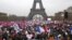 Los asistentes a la marcha llegaron a Paris para participar de la llamada “Marcha para todos”.