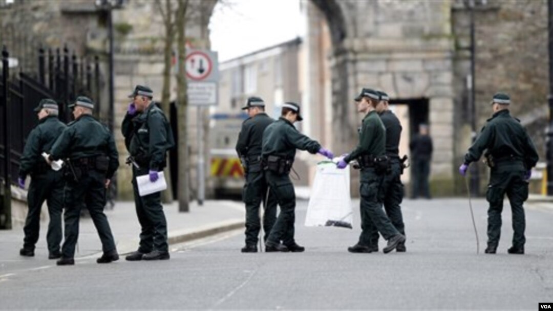 Polisi Irlandia Utara melakukan patroli di kota Londonderry (foto: dok.).
