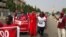 Le groupe de campagne Bring Back Our Girls a plusieurs fois manifeste pour réclamer le retour des écolières de Chibok, le 19 avril 2019. (VOA/Gilbert Tamba)