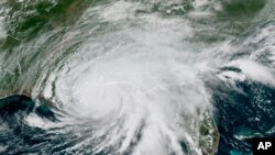 Esta imagen de satélite provista por NOAA muestra el huracán Sally el 15 de septiembre de 2020.