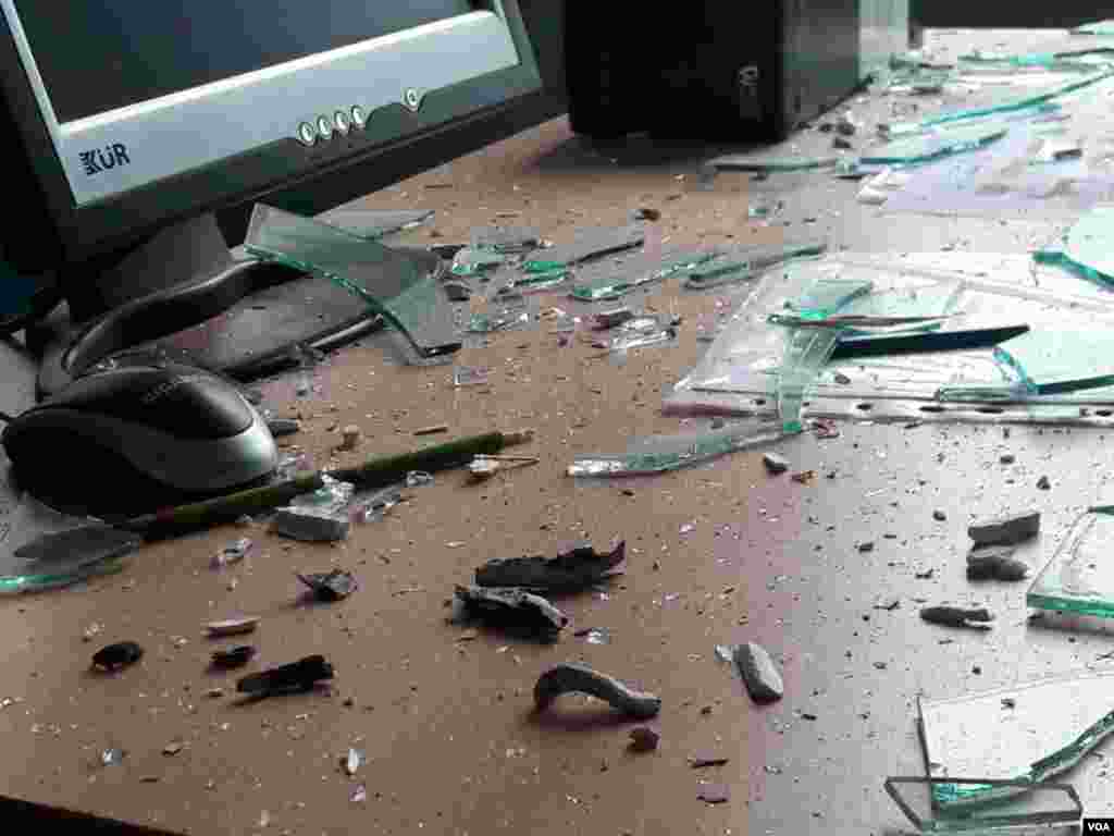 A lioness takes a swipe at Bhanu the Asiatic lion during an event to publicize World Lion Day at London Zoo in London, Britain, Aug. 9, 2018.