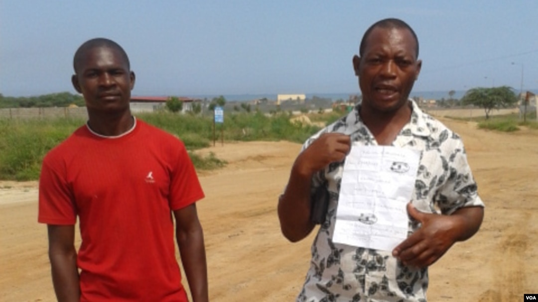 Angola family of person arrested for illegal housing - Helson Hossi father of José Mambuco Kuenha e brother Paulo Abreu