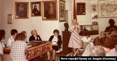 Одне з приміщень церкви, що розташовувалася в колишньому посольстві Гаїті