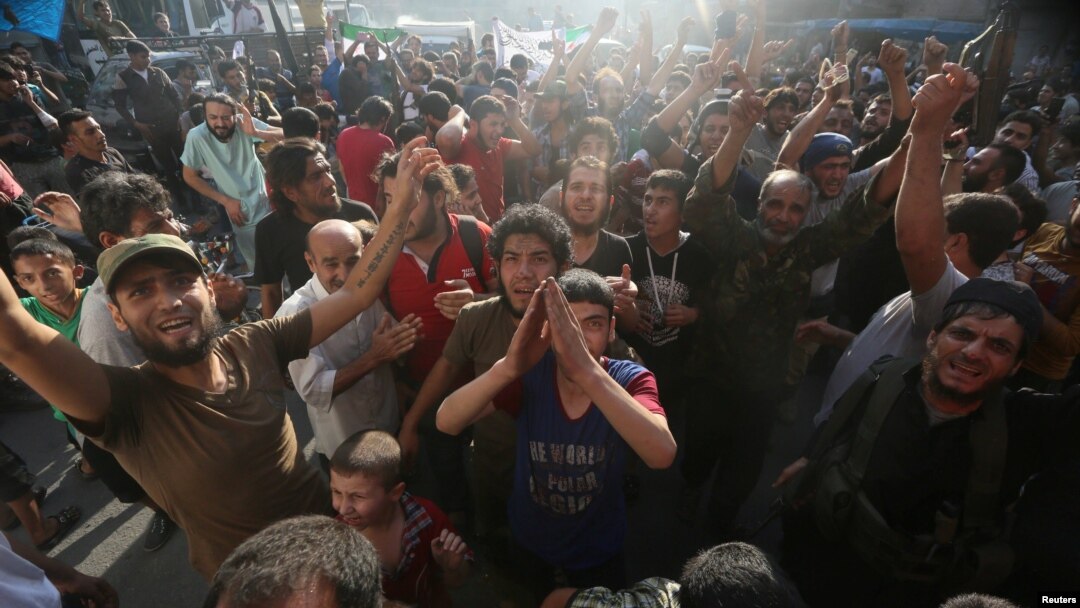 Para pemberontak Suriah di Aleppo, Suriah utara (foto: dok).