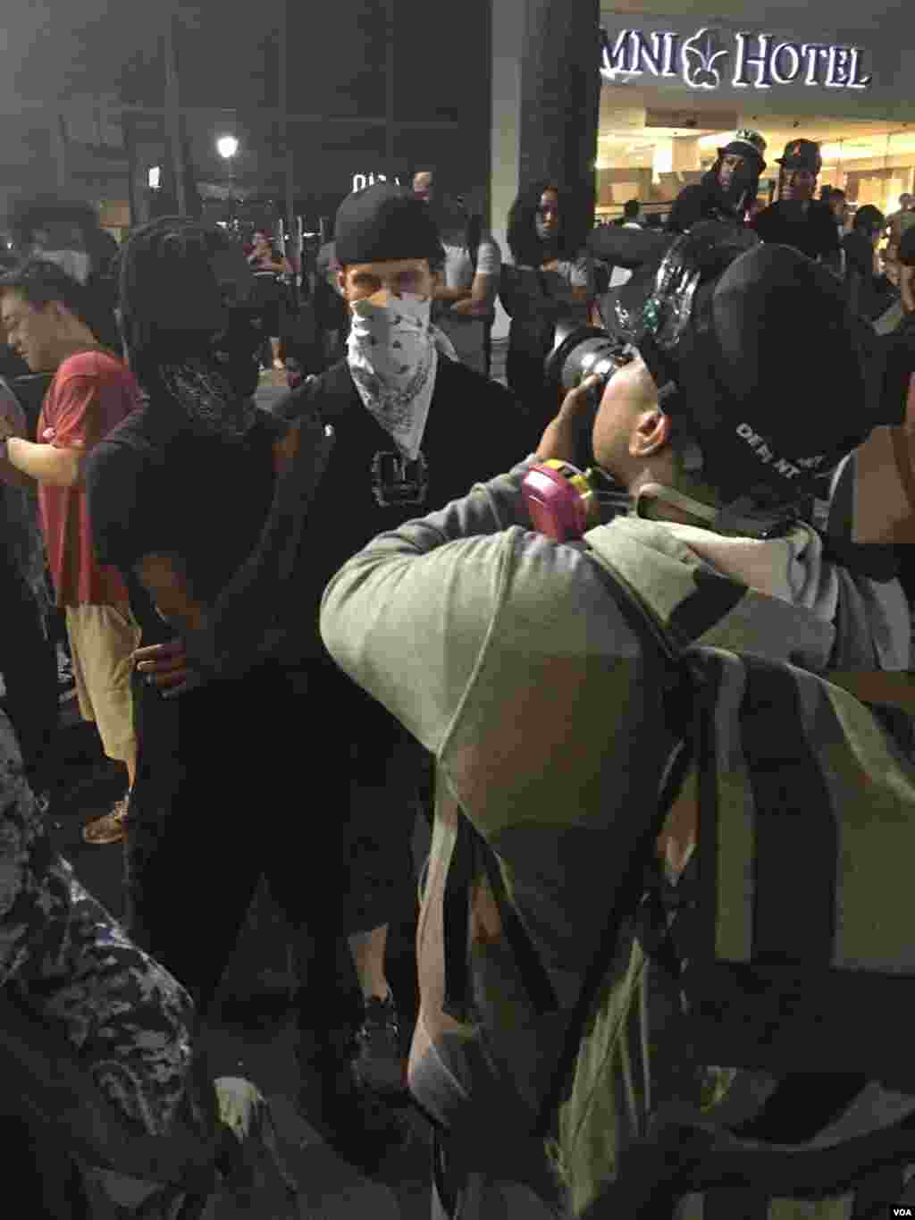 Snapshot from an anti-police protest in Charlotte, North Carolina, Sep. 23, 2016. (R. Mamonov/VOA)