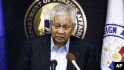 Menlu Albert del Rosario mengatakan, pemerintah Filipina akan mengajukan isu sengketa Laut Cina Selatan ke pengadilan arbitrasi yang berada di bawah Konvensi PBB mengenai Hukum Laut (foto: dok).