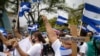 Ciudadanos nicaragüenses protestan contra el presidente Daniel Ortega en San José, Costa Rica, el domingo 7 de noviembre de 2021. (Foto AP/Javier Córdoba)