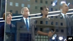 د امريکا پخوانى صدر جارج ډبليو بوش دورلډ ټريډ سنټر په مقام صدر اوباما سره يو ځايې شو