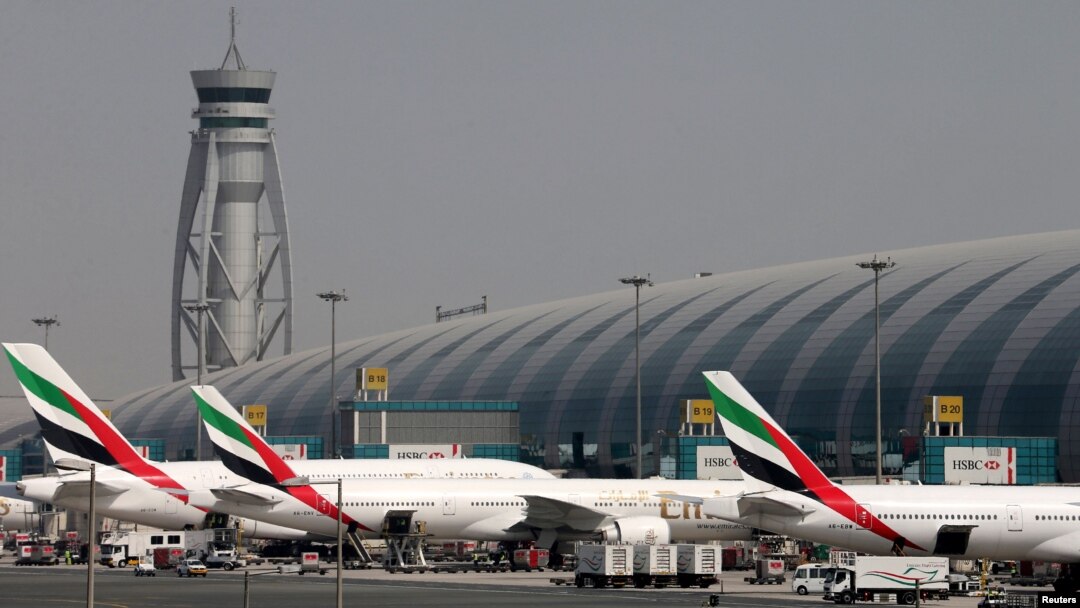 Beberapa pesawat milik Emirates Airlines di bandara internasional Dubai, Uni Emirat Arab (foto: ilustrasi). 