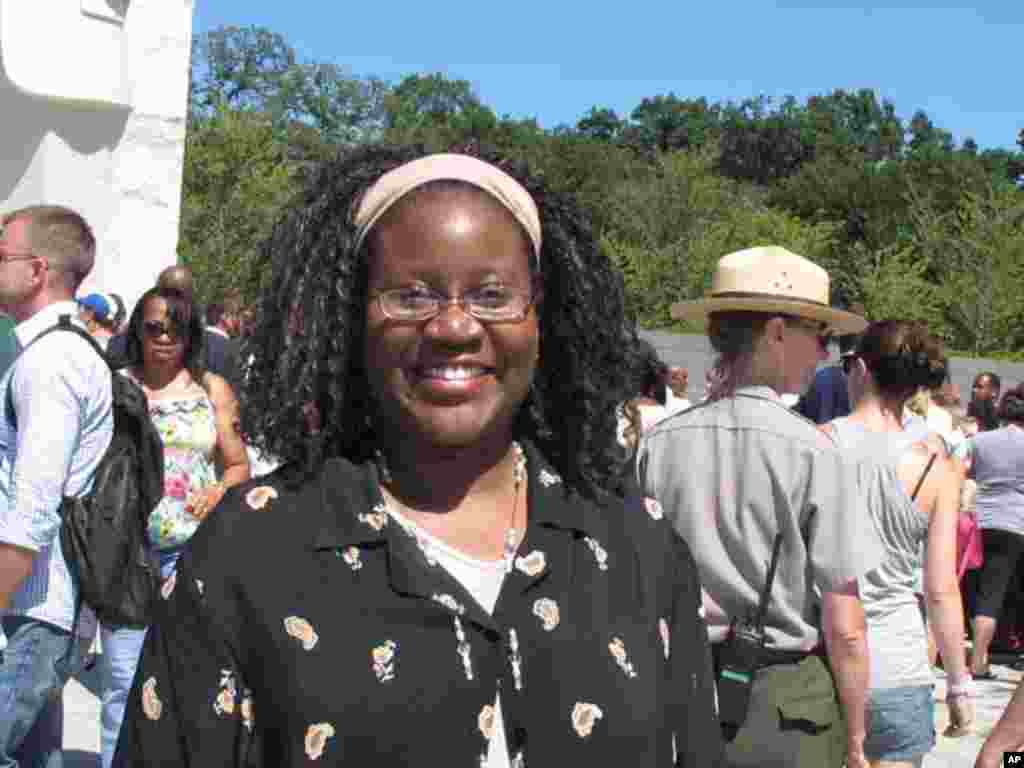 参观民众桑德拉