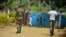 Des soldats à Bafut, dans la région anglophone du nord-ouest du Cameroun, le 15 novembre 2017.