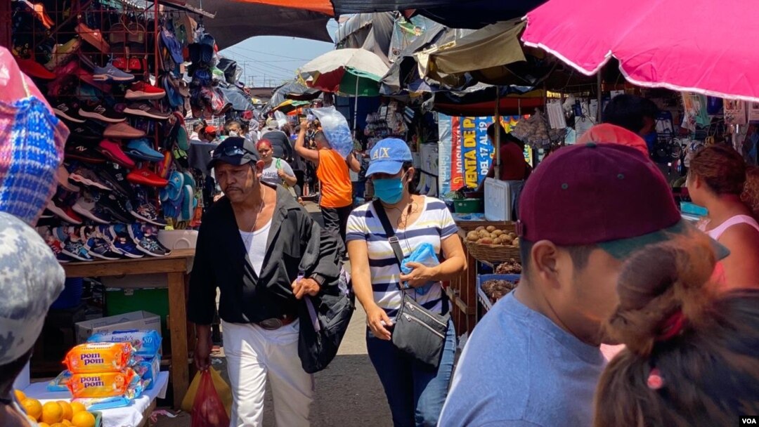 A pesar de la crisis por el coronavirus en gran parte del mundo, en Nicaragua la vida sigue su curso regular con apenas algunas medidas tomadas por la ciudadanía. (Foto: Daliana Ocaña, VOA).