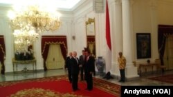 Presiden Joko Widodo menerima kunjungan Menteri Pertahanan Amerika Serikat James Norman Mattis di Istana Merdeka, Jakarta, 23 Januari 2018. (Foto: VOA/Andylala)