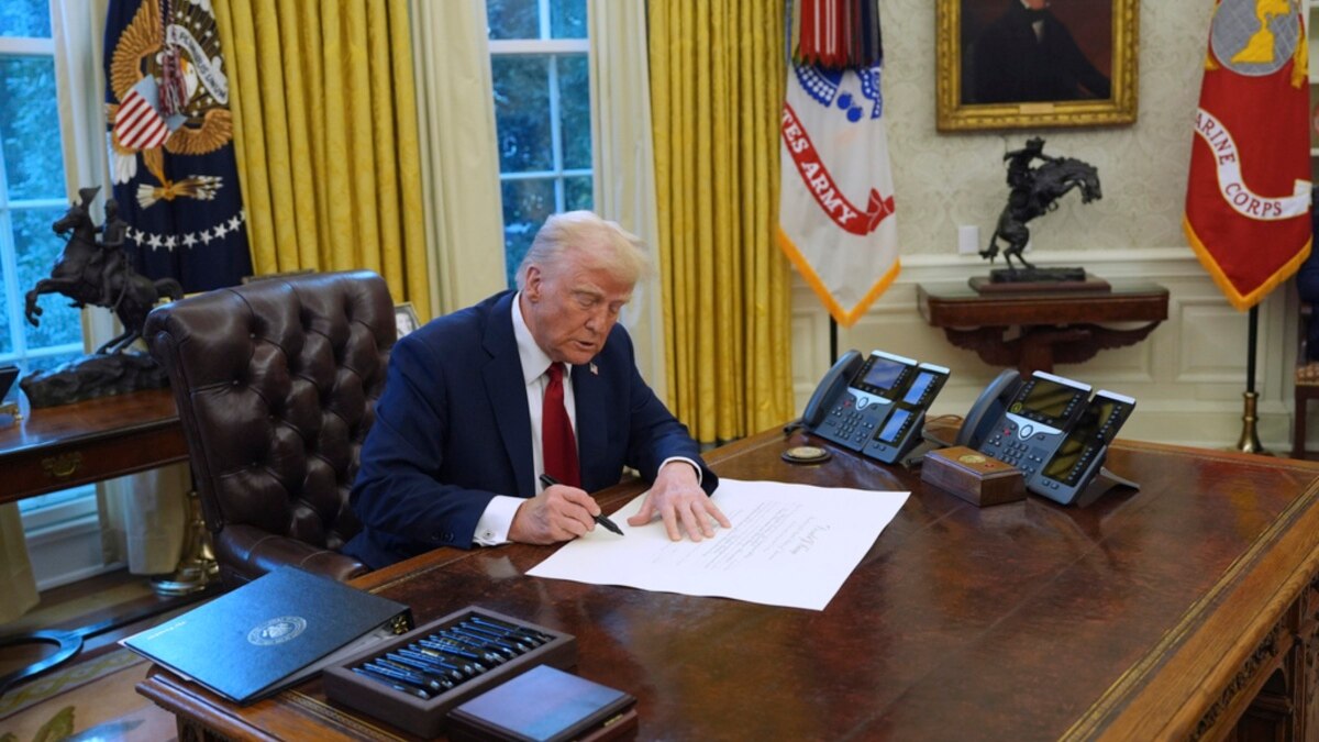 特朗普再加码10%对华关税，中国沪深港股应声重挫