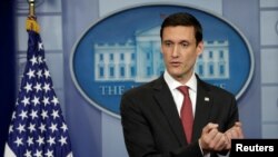 Tom Bossert, consejero de Seguridad Nacional delineó detalles de la orden ejecutiva durante la habitual conferencia de prensa en la Casa Blanca y señaló que la empresa privada jugará un rol fundamental.