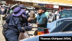 Mapurisa ekanzuru yeHarare orova mudzimai anotengesa zvinhu mumigwagwa