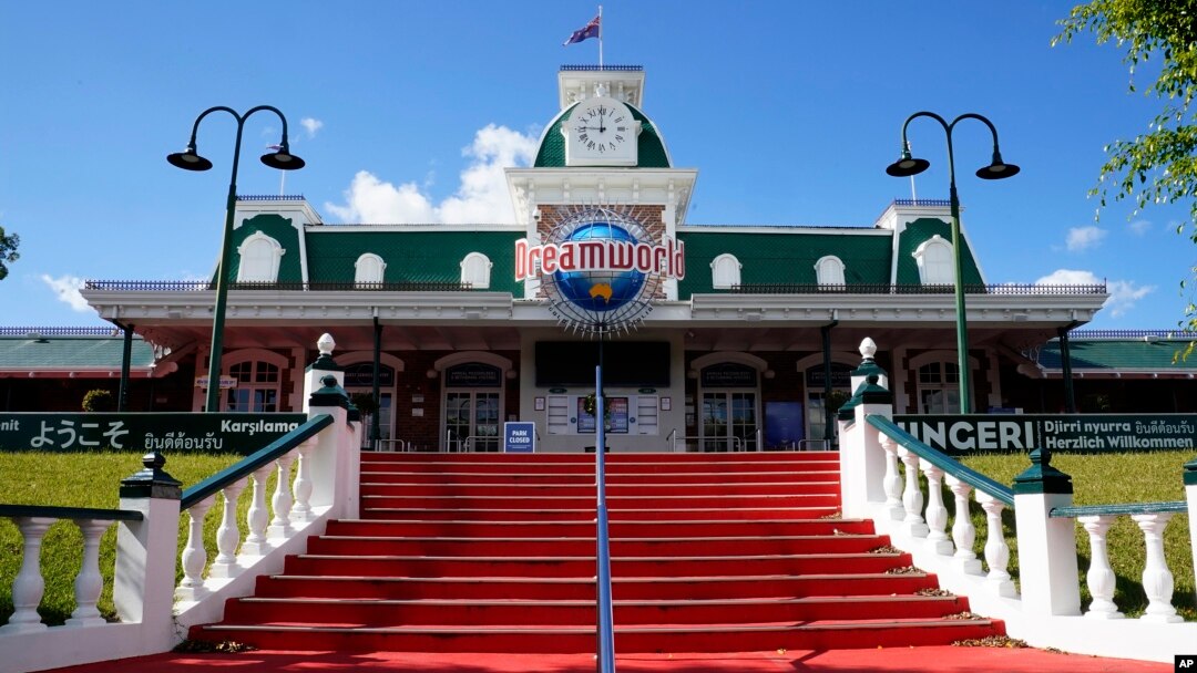 ARCHIVO. La entrada al parque temático Dreamworld en Gold Coast, Australia, fotografiada el 17 de junio de 2020. AP