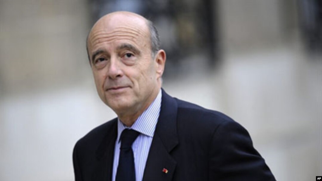 New French Defense Minister Alain Juppe arrives for the first weekly meeting of a reshuffled French government, Paris, 17 November 2010