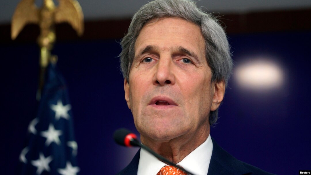 Menlu AS John Kerry mengatakan akan singgah di Paris, Perancis pada hari Kamis, sebelum kembali ke Washington (12/1).