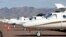 Sejumlah pesawat jet pribadi parkir di Bandara Scottsdale, Arizona, Amerika Serikat, 27 Januari 2015. (Foto: Ross D. Franklin/AP Photo)