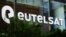 Логотип європейського супутникового оператора Eutelsat у штаб-квартирі компанії в Іссі-ле-Муліно поблизу Парижа, 17 серпня 2022 року. Фото: REUTERS/Sarah Meyssonnier
