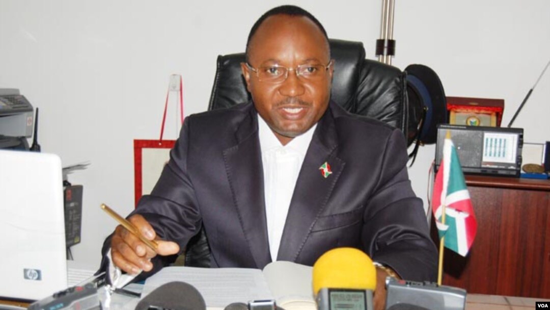 Alain Guillaume Bunyoni, umwe mu bafatiwe ibihano