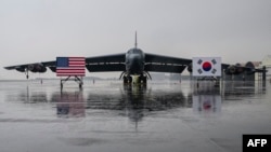 Máy bay B-52H tại căn cứ không quân ở sân bay Cheongju Airport ngày 19/10/2023.