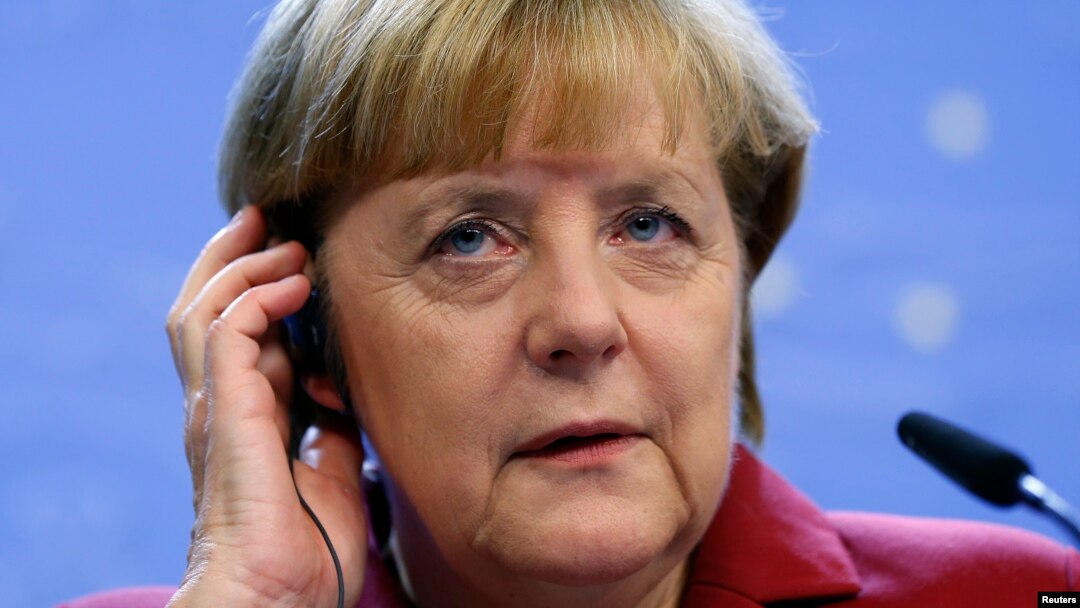 Kanselir Jerman Angela Merkel dalam konferensi pers pada KTT Pimpinan Uni Eropa di Brussels 25/10/2013. Merkel menuduh AS telah menyadap ponselnya. 