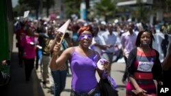 Iyi myigaragambyo muri Kenya yari yahawe intego ivuga iti #MyDressMyChoice ugenekereje mu Kinyarwanda bivuze ngo “Nambara uko nshaka”