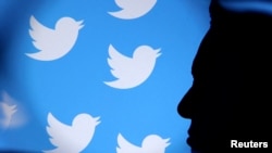 Twitter mencabut kebijakan untuk mengatasi misinformasi terkait COVID-19 di platformnya (foto: ilustrasi). 