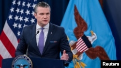 美国战争部长皮特·海格塞斯在五角大楼就美国与以色列对伊朗的军事打击举行的简报会上发表讲话。(2026年3月31日)