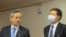 台湾卫生官员在立法院接受质询(美国之音张永泰拍摄) 