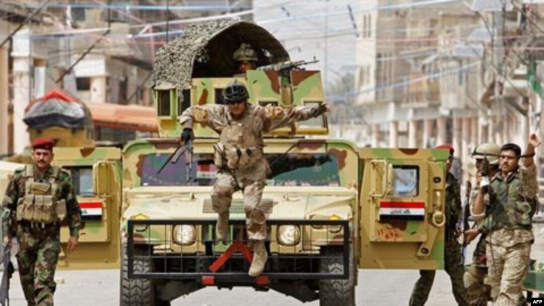 Tentara Irak melakukan patroli di Baghdad (foto: dok). Serangan bom mobil di Baghdad menewaskan 22 orang, Kamis 18/4. 
